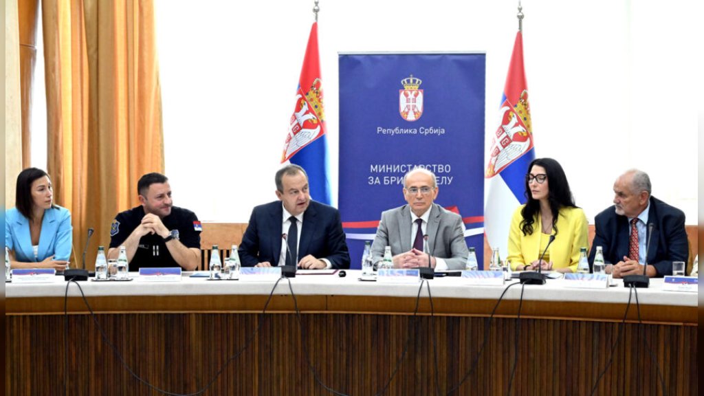 DRŽAVA POMAŽE VATROGASCIMA Za 37 dobrovoljnih društava u selima izdvojeno 78,5 miliona dinara