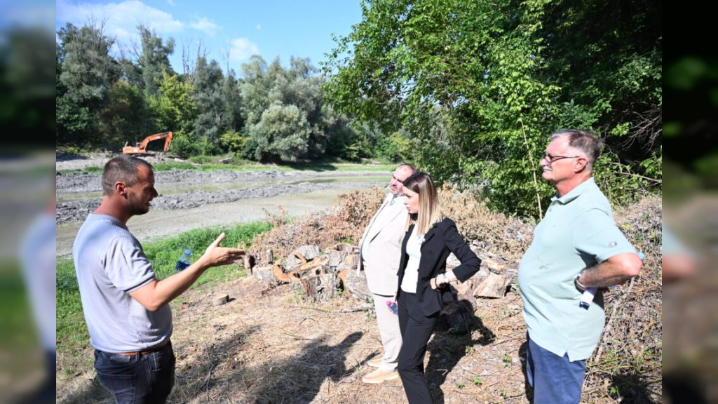 Mesarović obišla pripremne radove na produbljivanju Baračkog kanala kod Bezdana