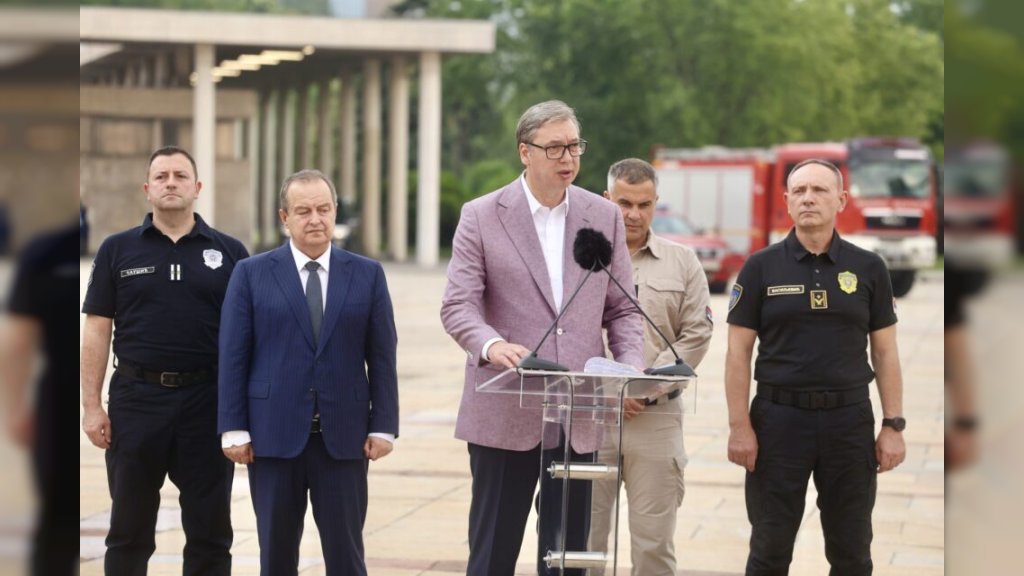 VUČIĆ ODGOVORIO HELEZU: Svakog dana slobodno šetam Beogradom, uskoro veliki skup u Novom Sadu!
