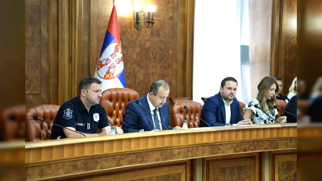 U SRBIJI AKTIVAN 31 POŽAR  Najsloženija situacija u Deliblatskoj peščari