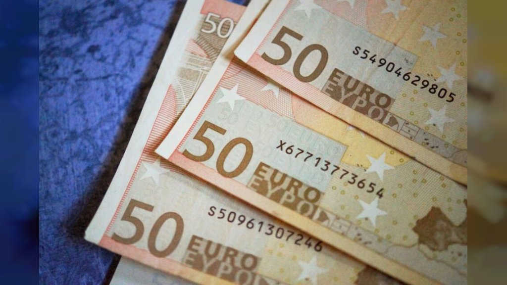 STRUČNJACI SAVETUJU: UVEK IMAJTE 50 EVRA SKRIVENIH U NOVČANIKU! Evo zašto vam ta novčanica može zatrebati