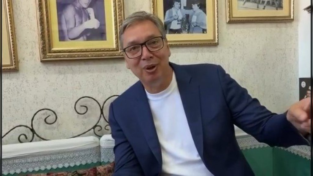 KRATKA PAUZA PRE NASTAVKA DANA Predsednik posetio pekaru „Sve pod sač”: Kažu da se u Novom Pazaru ne ostaje gladan!