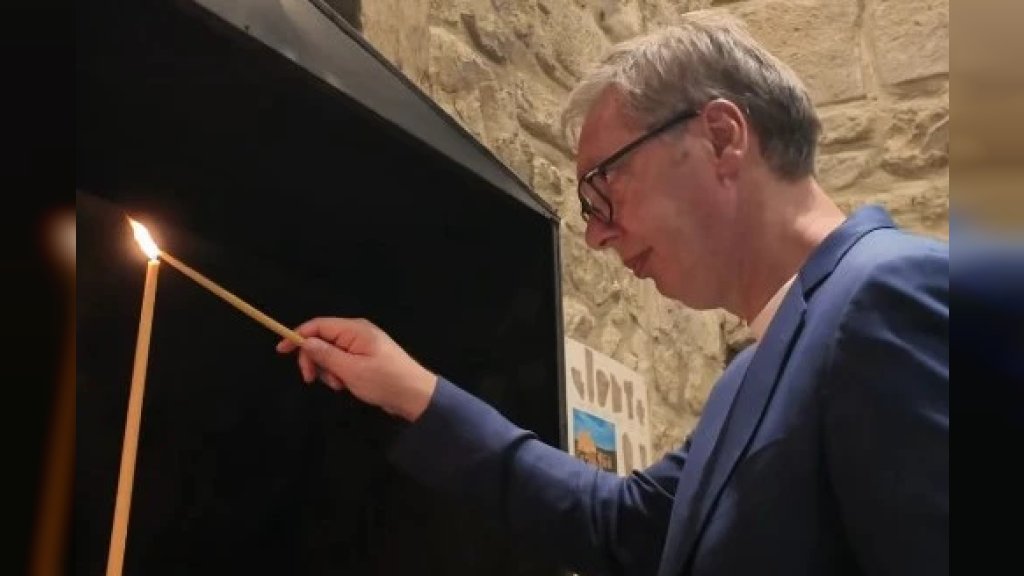VUČIĆ OBIŠAO CRKVU SVETIH APOSTOLA PETRA I PAVLA U NOVOM PAZARU: „Mesto koje čuva temelje srpske vere”