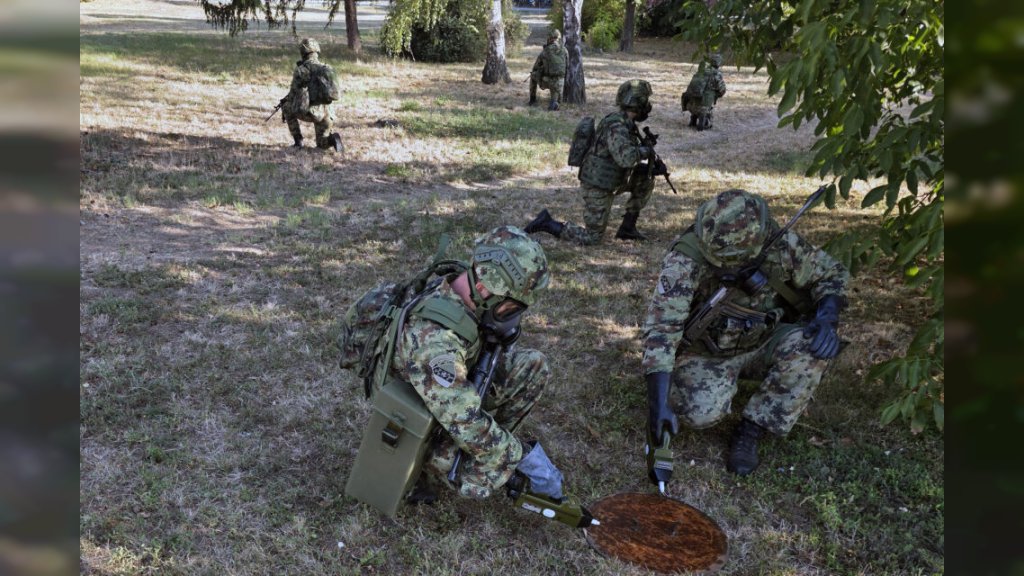 SPREMNI ZA NAJZAHTEVNIJE ZADATKE ABHO jedinice Vojske Srbije na obuci za učešće u mirovnim operacijama
