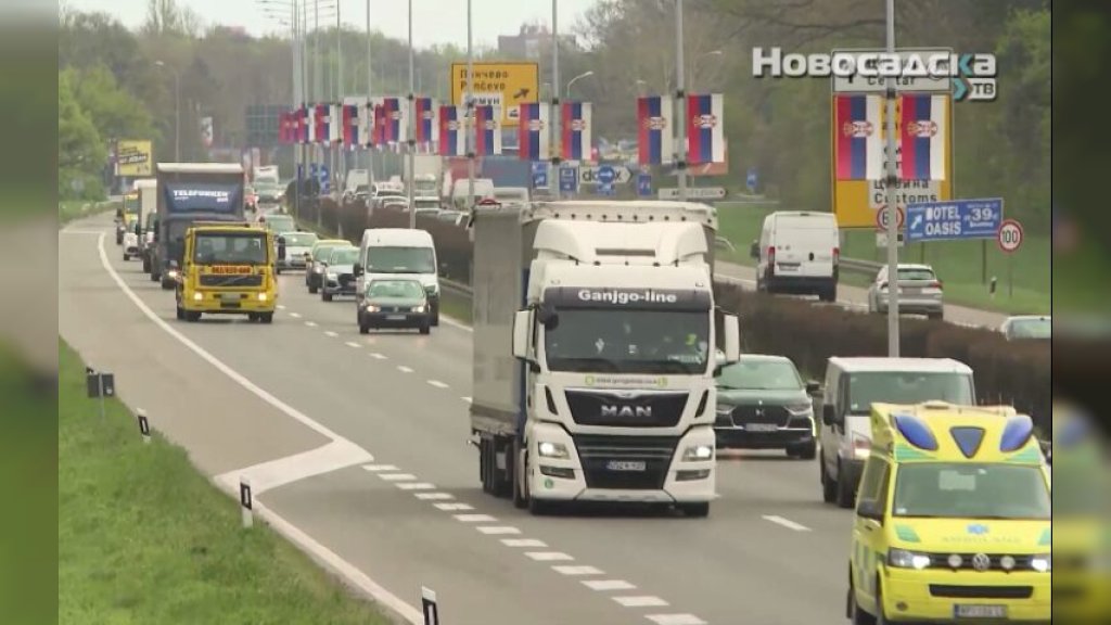 VAŽNO ZA SVE VOZAČE: Na srpskim auto-putevima postavljeno 140 znakova zabrane preticanja za kamione