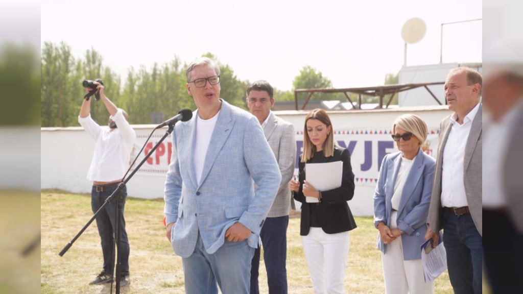 NOVA RADNA MESTA I BOLJI PUTEVI ZA LJUBOVIJU Vučić najavio ulaganja i poručio: „Možemo više i bolje!“