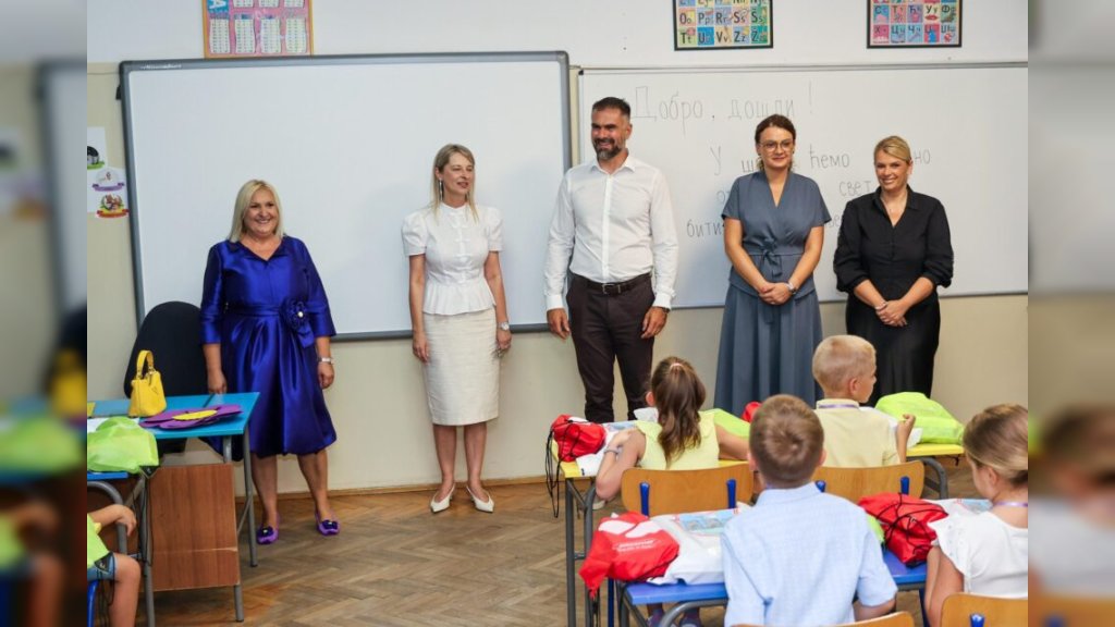 GRADONAČELNIK MIĆIN PRISUSTVOVAO PRIJEMU PRVAKA U OŠ „VASA STAJIĆ“ Grad Novi Sad nastavlja da ulaže u obrazovanje i stvara što bolje uslove za decu i njihove porodice.