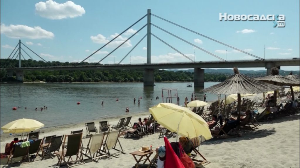 LETO JOŠ NIJE GOTOVO Štrand svakog dana posećuju hiljade ljudi, evo do kada traje sezona
