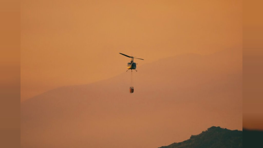 HEROJI! Srpski helikopteri za 18 dana izbacili VIŠE OD 5 MILIONA LITARA VODE NA POŽARIŠTA
