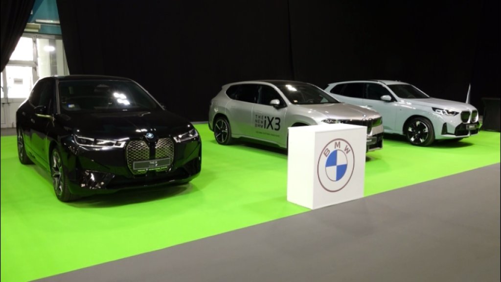 AUTOMOBILI BUDUĆNOSTI STIGLI U NOVI SAD! Otvoreni 6. Dani električnih automobila – evo šta sve posetioci mogu da vide i isprobaju