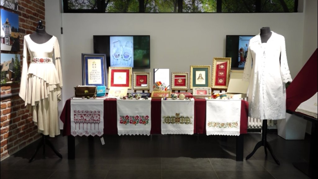  ČUVARI TRADICIJE IZ INĐIJE Udruženje građana EtnoDom Gorocvet  predstavili svoje radove