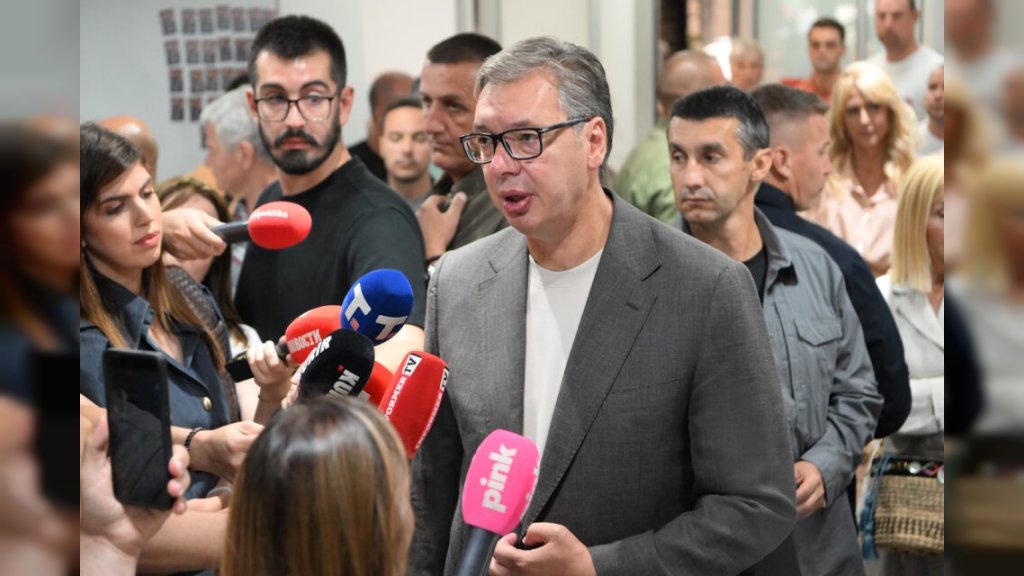“GOTOVO DA SAM ZAPLAKAO. HVALA VAM, DIVNI LJUDI” Vučić: Izborna lista SNS do 21 čas prikupila više od 170.000 potpisa podrške