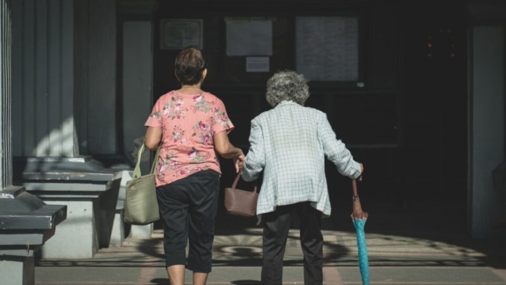 POČINJE IZRADA NOVOG ZAKONA O SOCIJALNOJ ZAŠTITI Evo šta se sve menja za penzionere, porodice i osobe sa invaliditetom