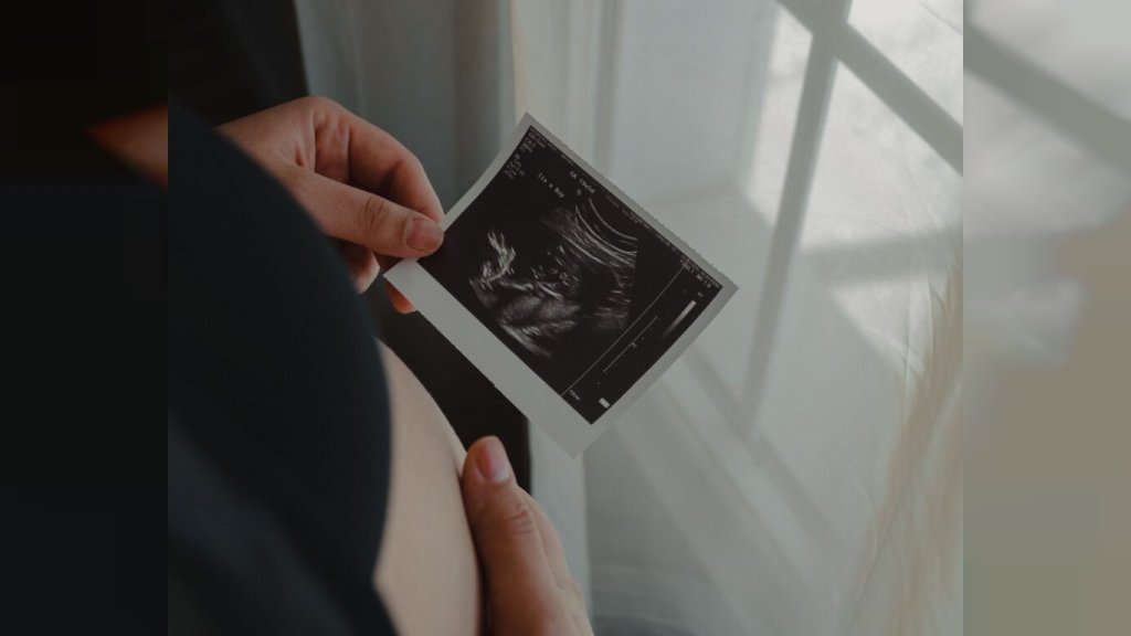 NOVA ŠANSA ZA PAROVE KOJIMA VTO NIJE USPEVAO: Uvodi se genetički skrining embriona – Uzorak više neće morati da se šalje u inostranstvo!
