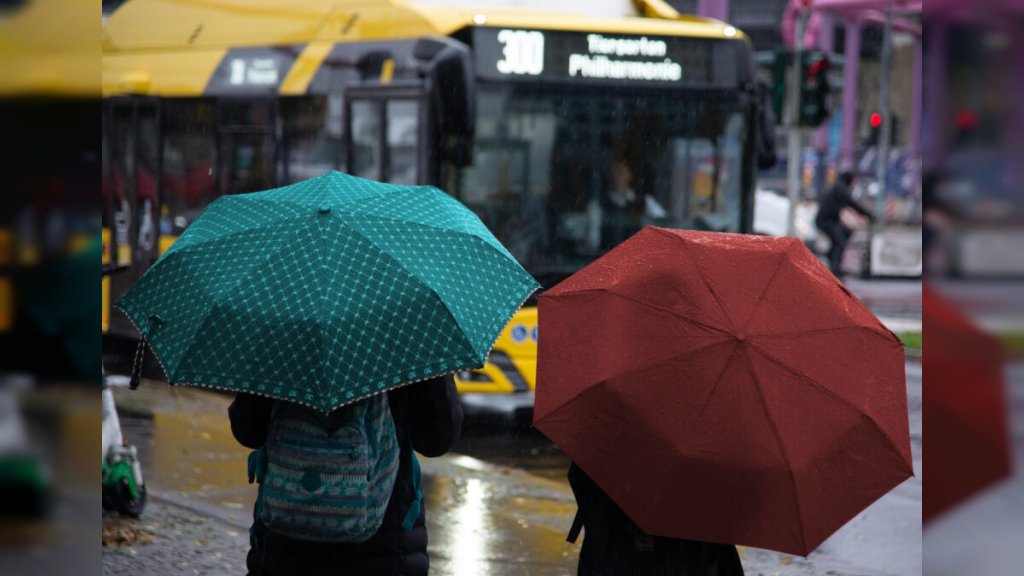 SPREMITE KIŠOBRANE U Srbiji danas oblačno, mestimično s kišom, temperatura do 21 stepen