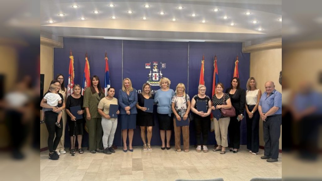 Komesarijat nastavlja podršku porodicama u Kuli: Dodeljeno sedam ugovora