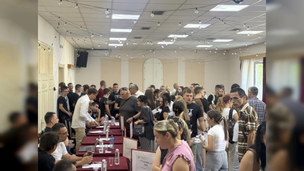 Održan Sajam zapošljavanja u Kuli: Ponuđeno više od 100 slobodnih radnih mesta