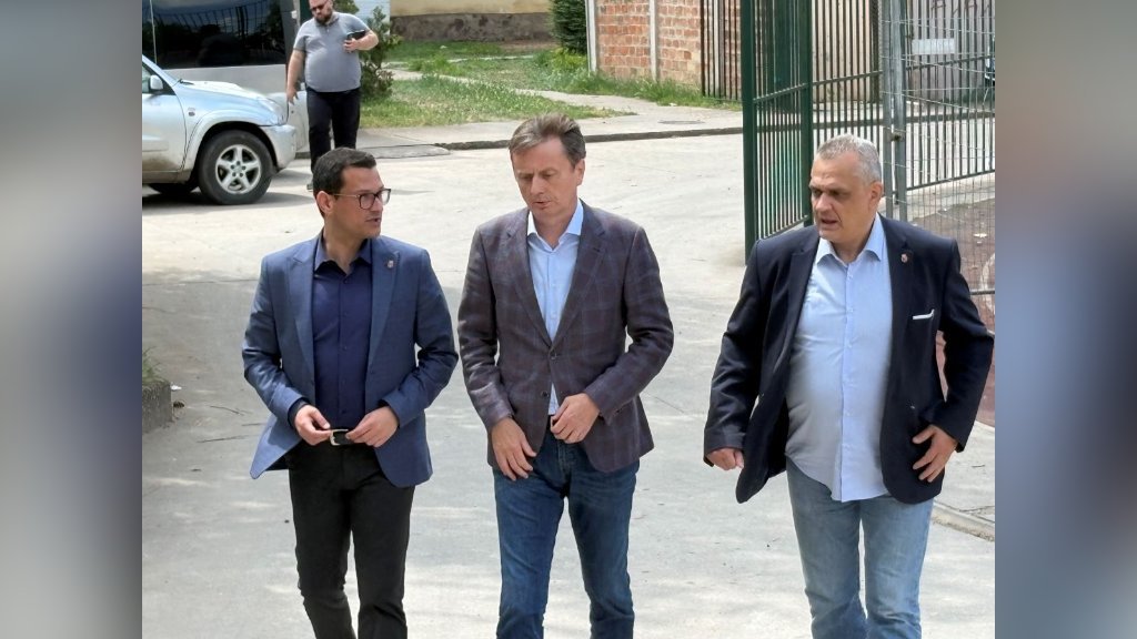 Ministar Glišić u Kikindi: Radovi na školama zahtevni, ali cilj je da đaci dobiju moderne uslove za nastavu