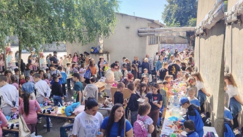 Mala pijaca veliki osmesi - OŠ „Đura Jakšić”
