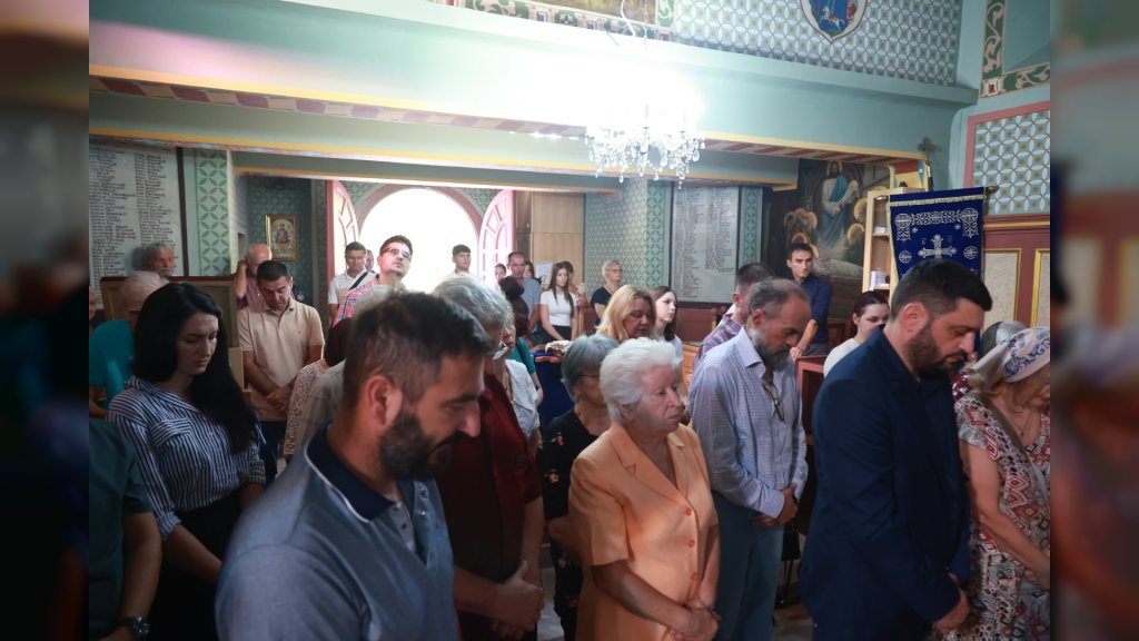 Liturgija u Ruskom Selu okupila vernike na praznik Uspenja Presvete Bogorodice