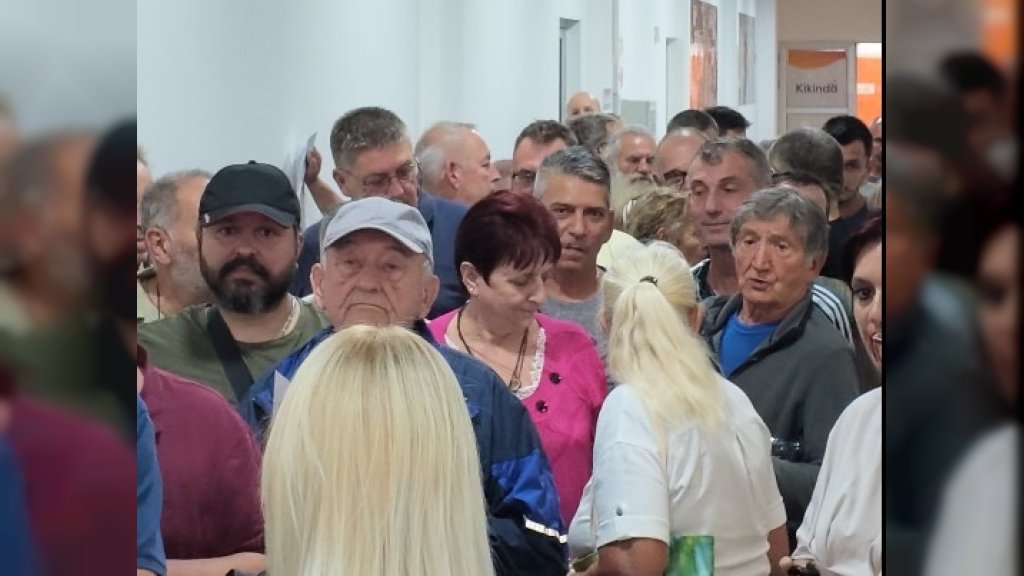 Ogroman broj građana pružio podršku listi „Aleksandar Vučić – Ujedinjena Srbija”