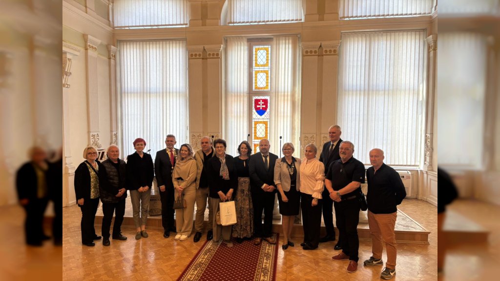 Dodiri dva sveta UNESCO – uspešna likovna kolonija naših slikara u Slovačkoj