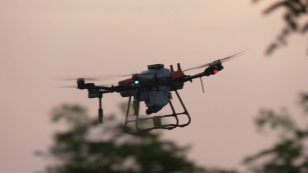 Let iznad useva, ušteda na zemlji