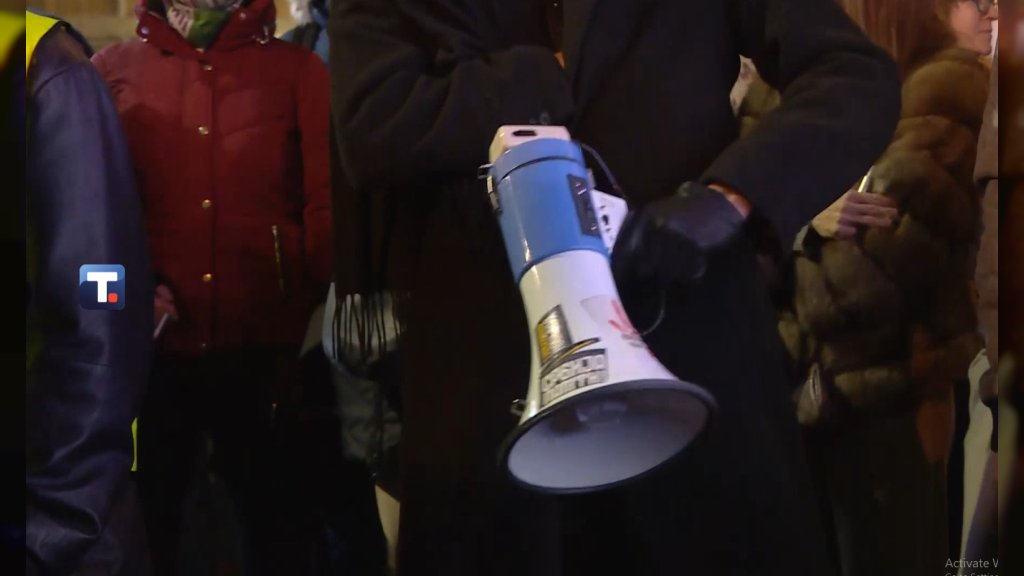 Pogledajte kako BLOKADERI vređaju JUNAKE SA KOŠARA! I oni će da vode Srbiju i Bajinu Baštu?