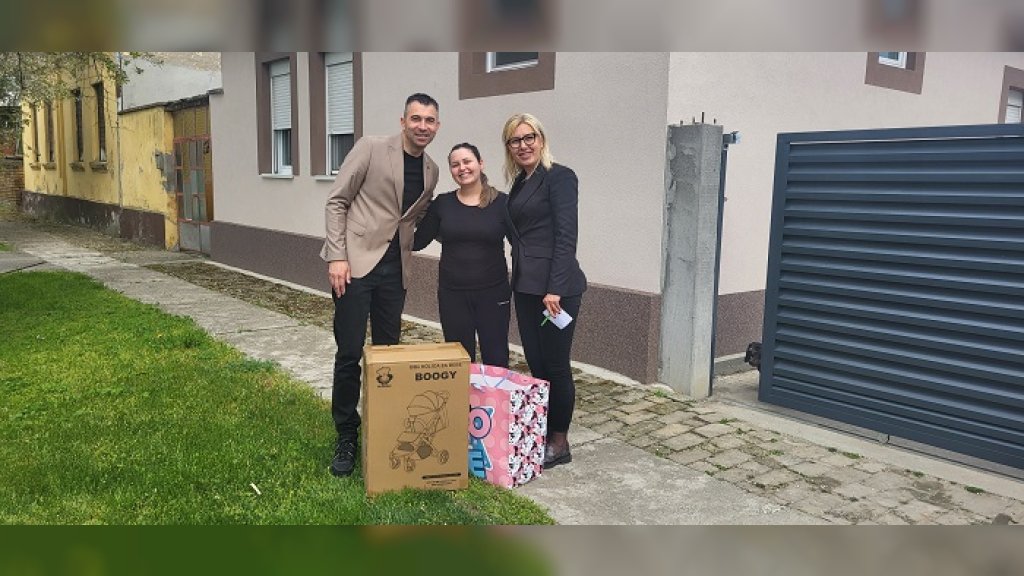 Opovo: Stigli paketi za bebe