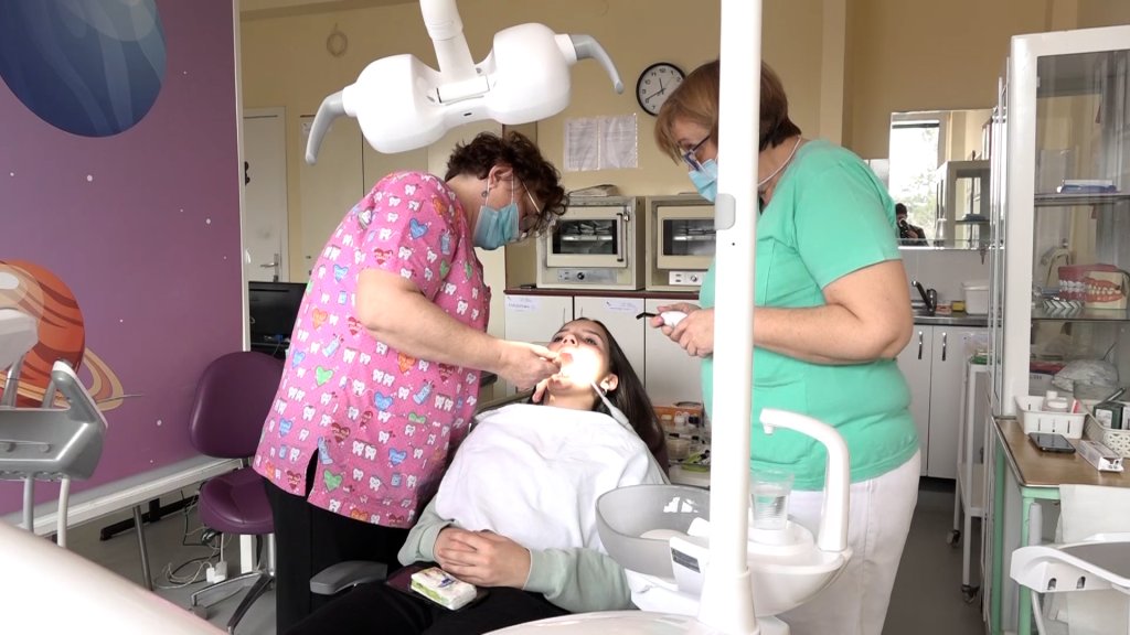 Prvi zubi – prvi pregled: roditelji ne čekajte, preventiva počinje na vreme