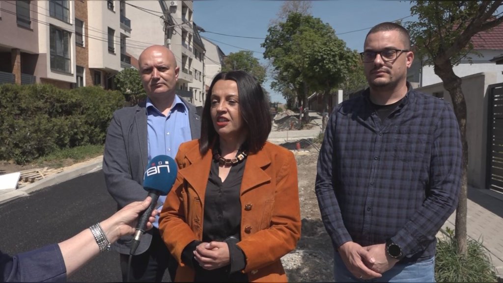 Sterijina ulica dobila prvi sloj asfalta