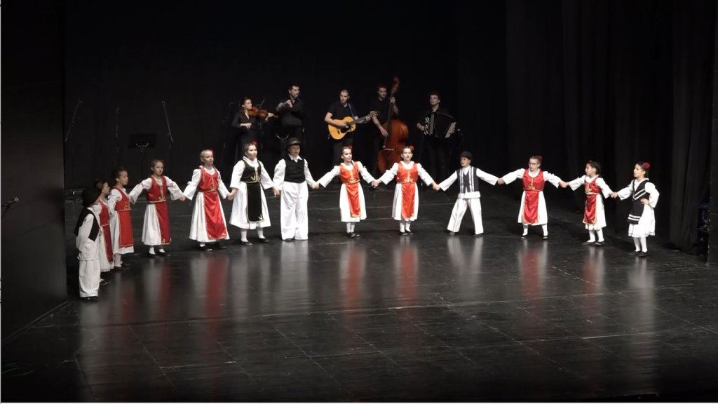Zonska smotra folkora od izuzetnog značaja  za manje  ansamble