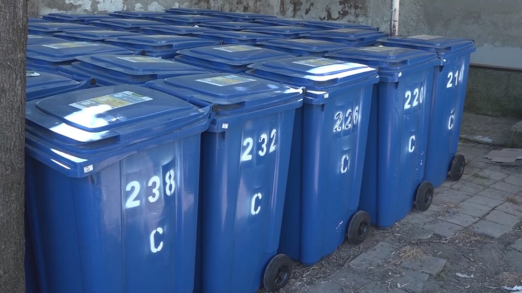 Počela podela plavih kanti za meštane Starčeva