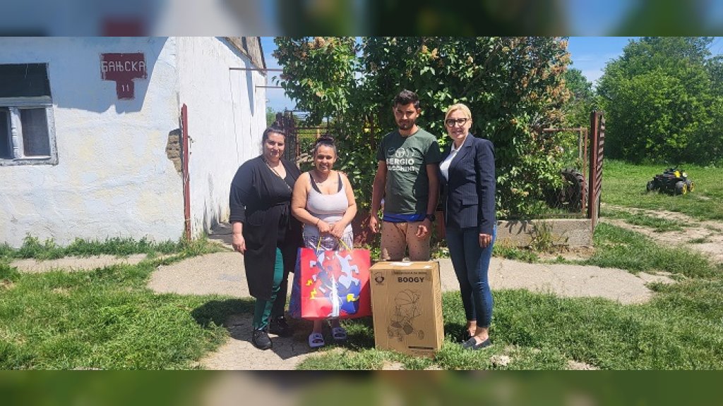 Opovo: Opština obezbedila pakete za nove bebe