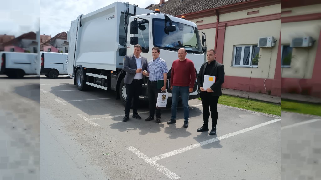 Opština Plandište dobila još jedno vozilo za sakupljanje otpada