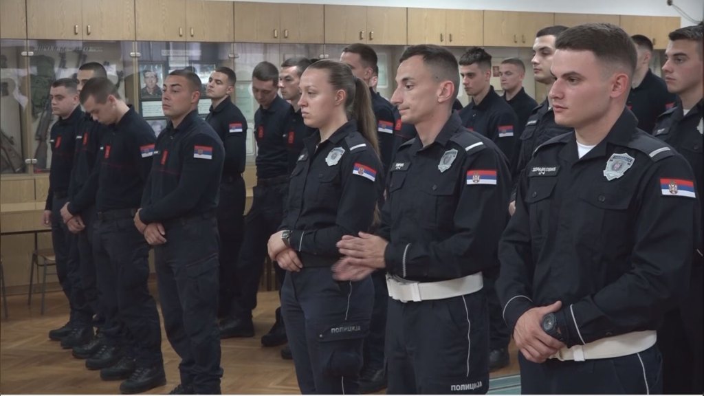 Novi policajci i vatrogasci u Pančevu položili svečanu zakletvu
