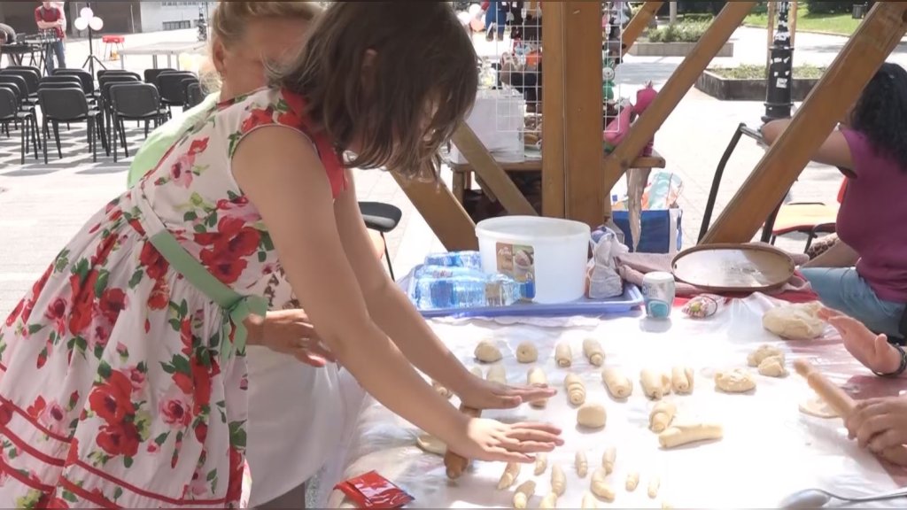 Prvi "Festival dečjeg stvaralaštva" dao šansu mališanima da se oprobaju u starim zanatima
