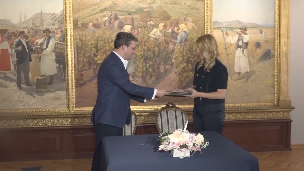 Ministar Selaković potpisao ugovore za razvoj kulture u Vršcu i Beloj Crkvi