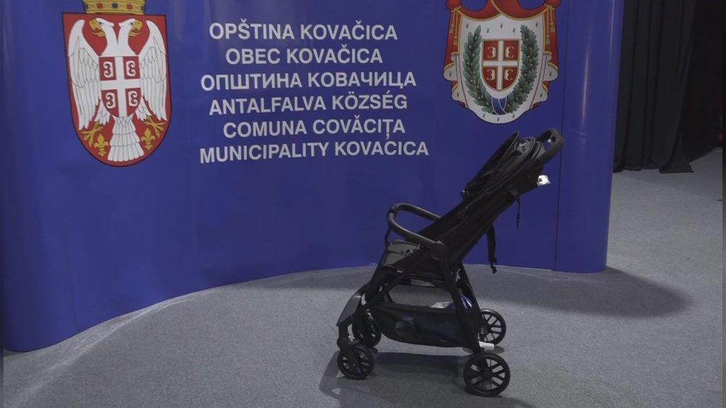 Podrška roditeljima u Kovačici: Novac i dečja kolica za 76 porodica