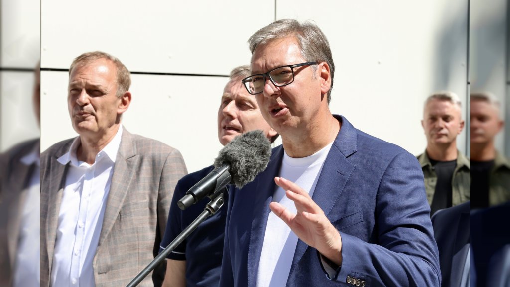 Predsednik Vučić: Više novca iz državne kase za lokalne puteve na području Raške