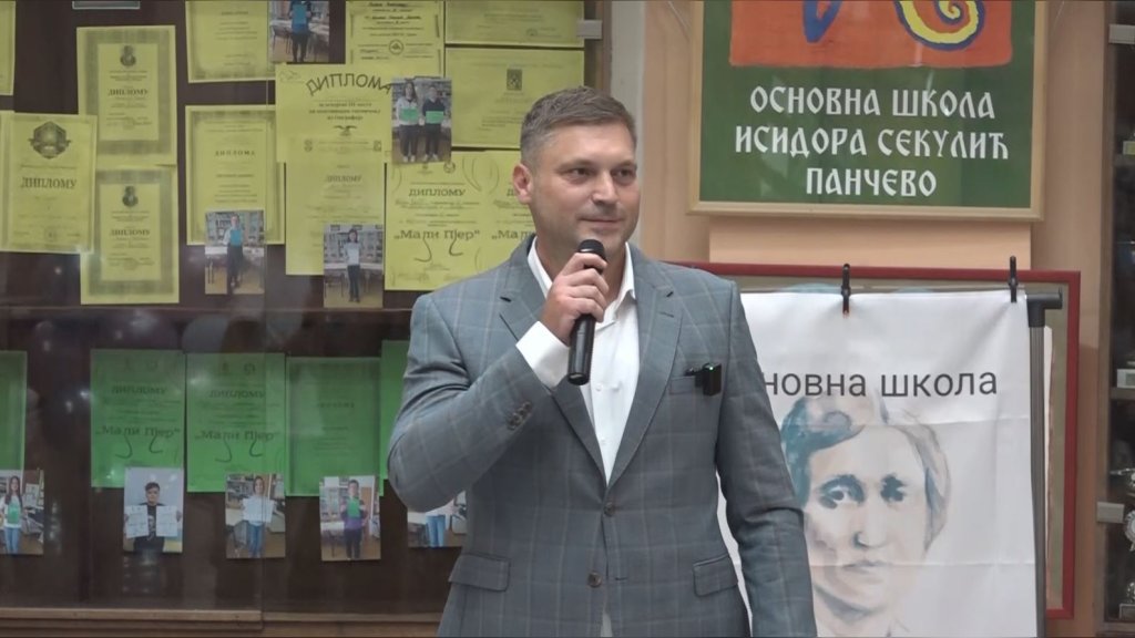 Gradonačelnik Pančeva, Aleksandar Stevanović, uputio reči dobrodošlice đacima prvacima