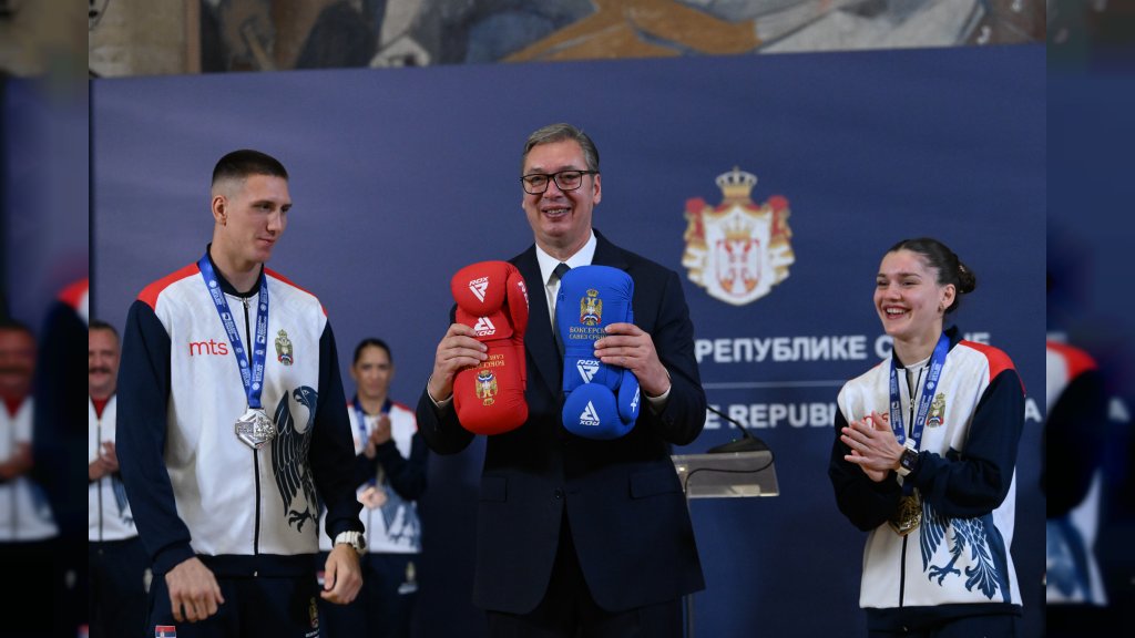 Predsednik Vučić: Hvala bokserima na veličanstvenom uspehu,vraćamo boks na velika vrata