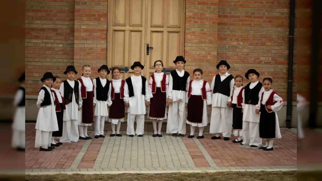 „Hajde, dođi, kolo vodi“: Stajićevo u avgustu postaje mesto susreta tradicije, muzike i prijateljstva