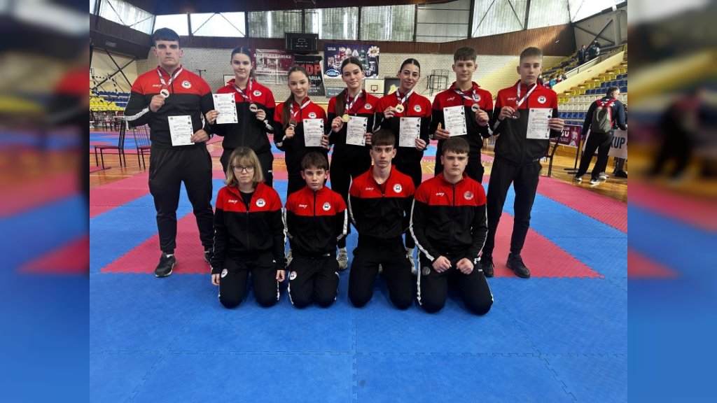 Školsko Prvenstvo Srbije u karateu-medalje za KK 