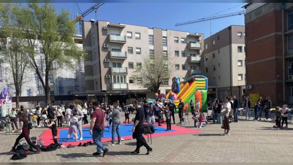 Humanost na delu u Staroj Pazovi! Na prvom pazovačkom buvljaku velika posećenost!