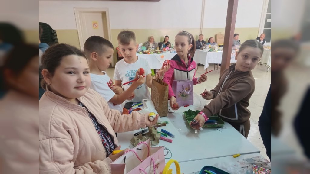Uskršnji bazar i farbanje jaja u Radičeviću