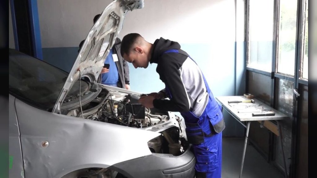 Danijel Cvjetojević najbolji mladi automehaničar u Srbiji