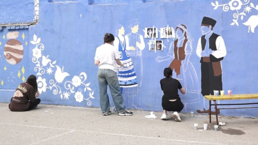Mural koji povezuje