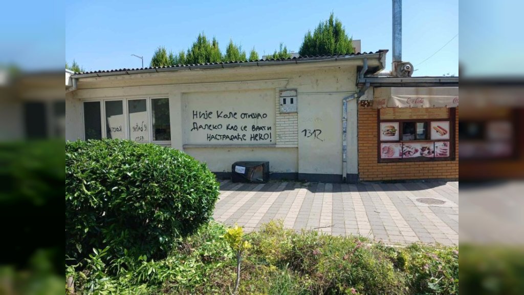 Ko po Novoj Pazovi piše grafite podrške masovnom ubici?