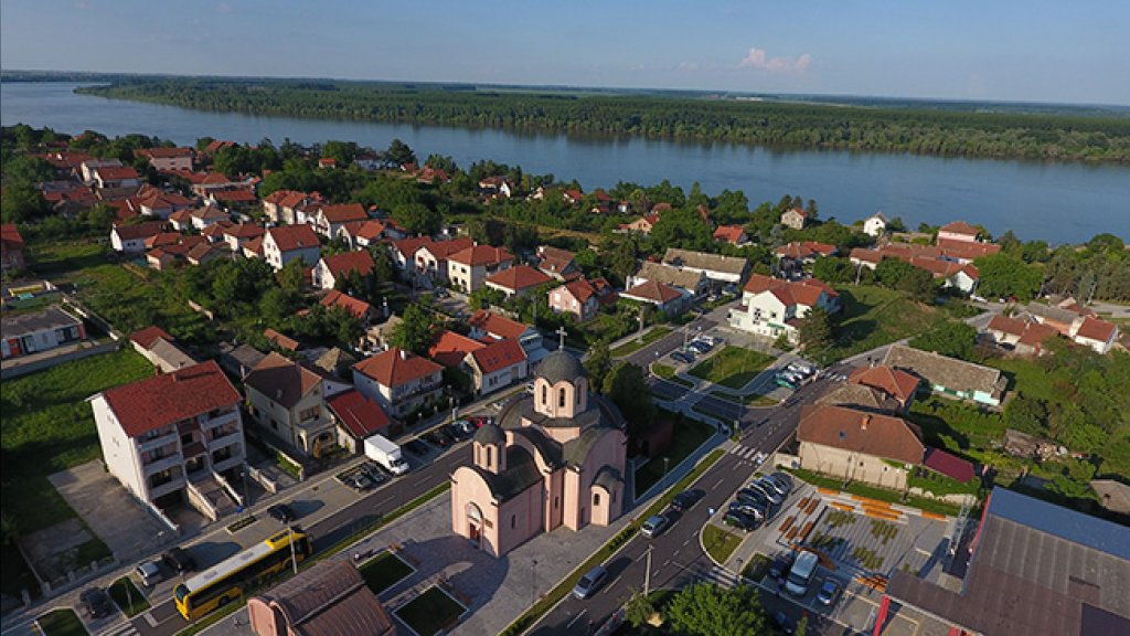 Skup „SRBIJA POBEĐUJE“ u Novim Banovcima: U subotu Školska ulica zatvorena za saobraćaj